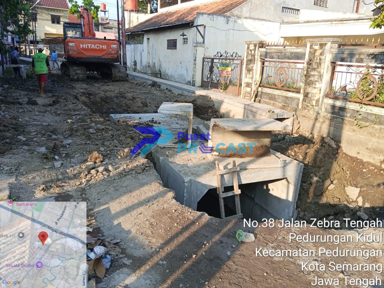 Pemasangan U-Ditch di Plamongan, Semarang